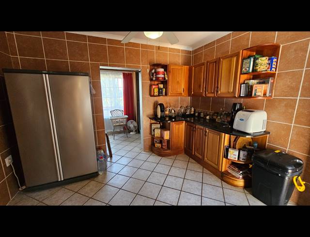 3 BEDROOM HOUSE FOR SALE IN PANORAMA